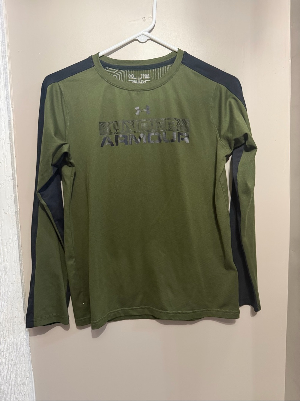 Under Armour Olive Green and Black Long Sleeve Athletic Tee